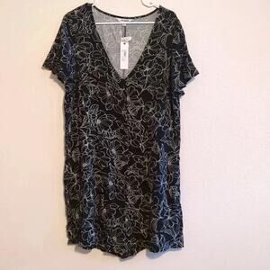 Steve Madden black and white floral romper size XL NWT